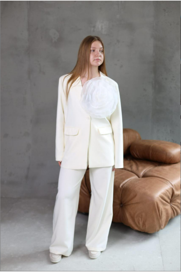 Костюм жіночий брючний 48-50 молочний  - фото 1