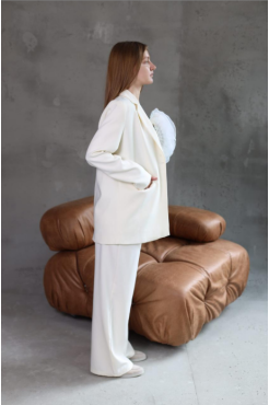 Костюм жіночий брючний 48-50 молочний  - фото 7