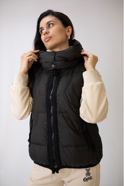 Жилет женский с капюшоном теплый 48-50 черный (88008blXXXL)