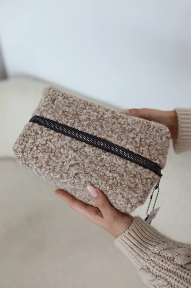 Косметичка зі штучного хутра кавова (71105) - фото 7