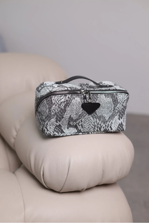 Жіноча косметичка біла з чорним рептілія 71001/1 - фото 1