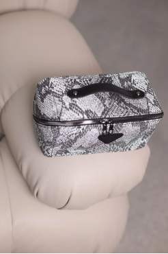 Жіноча косметичка біла з чорним рептілія 71001/1 - фото 5