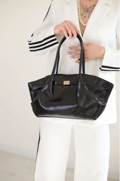 Сумка жіноча Тюльпан лакова чорна 1199/25