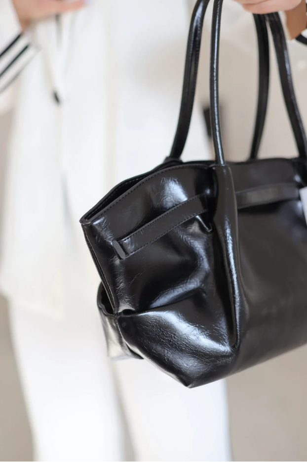 Сумка жіноча Тюльпан лакова чорна 1199/25 - фото 4