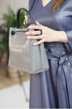 Сумка плетена сіра 111849gr - фото 2