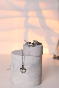 Підвіска серце з камінчиками у срібному кольорі 549/130au - фото 5