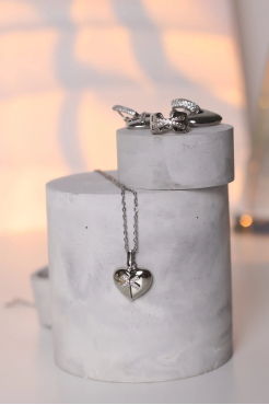 Підвіска серце з камінчиками у срібному кольорі 549/130au - фото 6