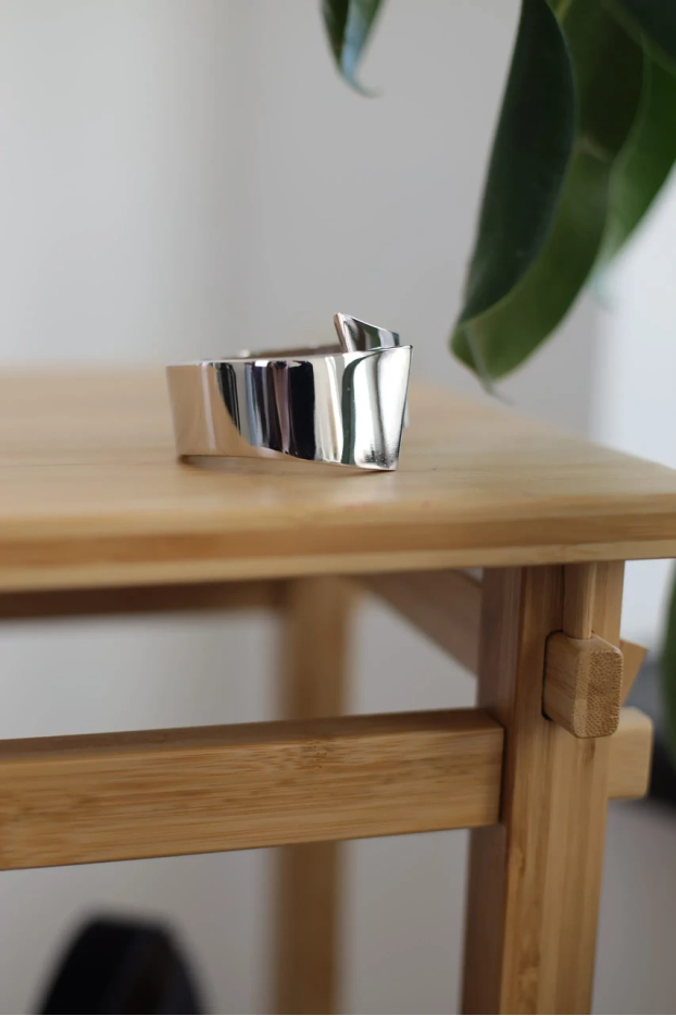 Браслет широкий гладкий у срібному кольорі (950/13) - фото 5